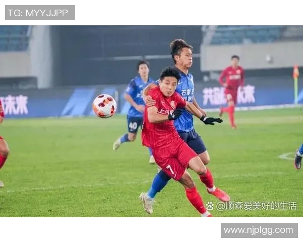 上海足球队以54分领跑冠军赛积分榜展现强劲实力