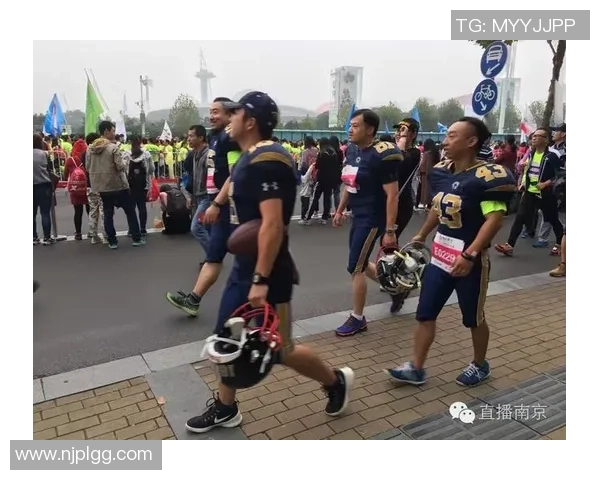 南京街舞队在马拉松大满贯中的力量展示与精彩表现解析
